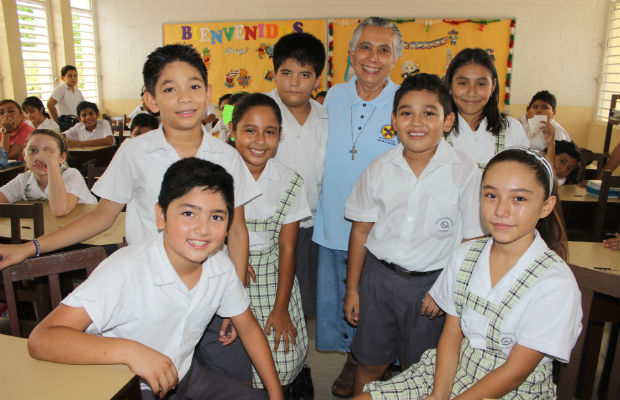 50 años de fundación del Colegio Avelino Montes Linaje en Mérida, Yucatán, México