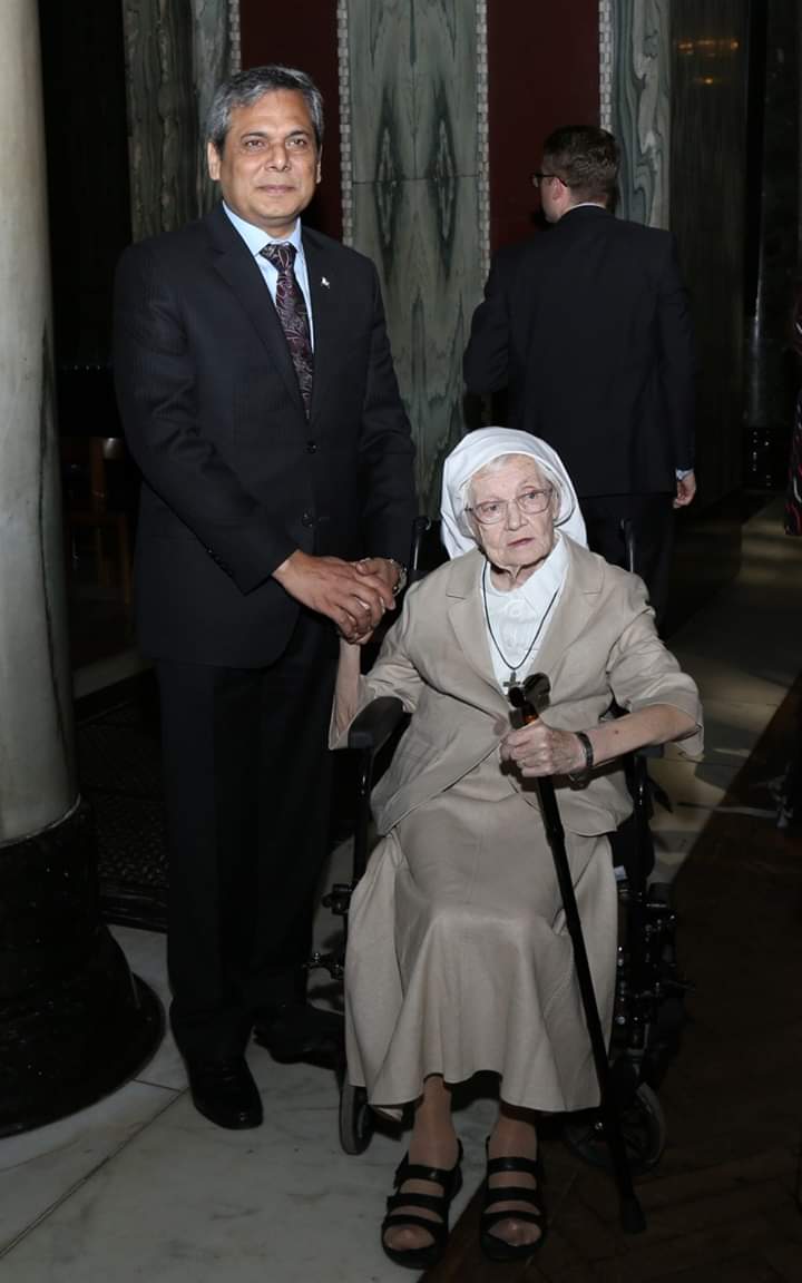 Irish nun honored for lengthy teaching career in Pakistan